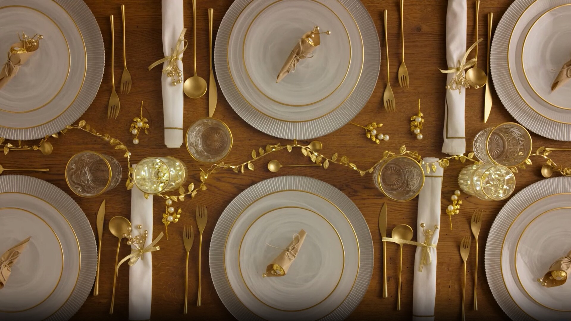 golden-table-video