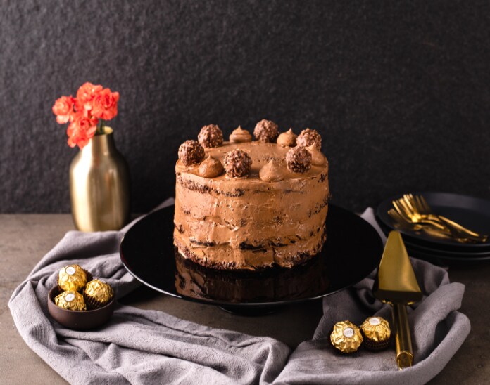 Naked Cake mit Ferrero Rocher