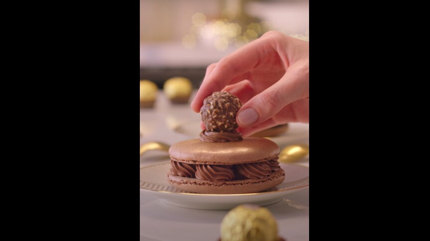 Macarrones de chocolate y avellana
