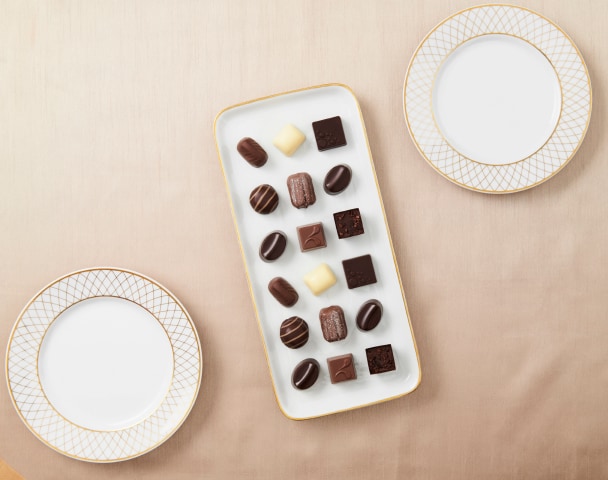 Golden Gallery Signature 24 Piece Gift Box